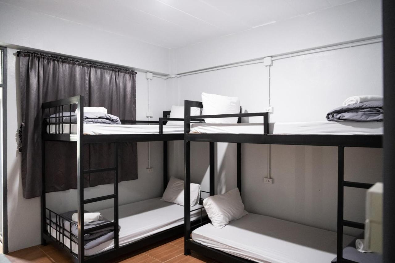 Posh 41 Hostel Salaya Εξωτερικό φωτογραφία